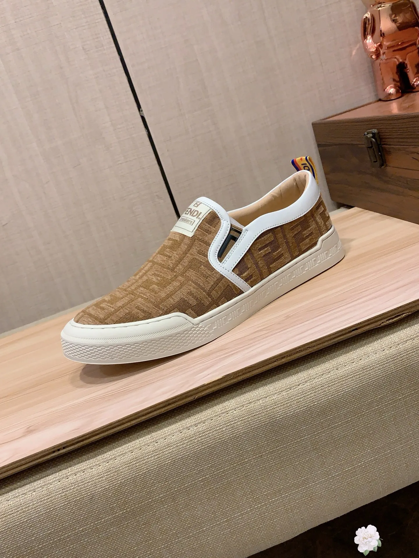 Men's men's shoes💰380💰💰🎩🎩[Lightning][Lightning] "FENDI*" The latest and most popular casual shoes, top brand [Seduce] luxury~purchase, top~quality. [Strong] The upper is made of imported breathable cloth fabric with cowhide material ➕ breathable sheepskin feet (•) and fine workmanship. The original stylish and stylish soft rubber wear-resistant and non-slip outsole is light and comfortable on the feet. The real thing looks better when photographed. No. 2291: code: 38-44, 3️⃣ colors selected